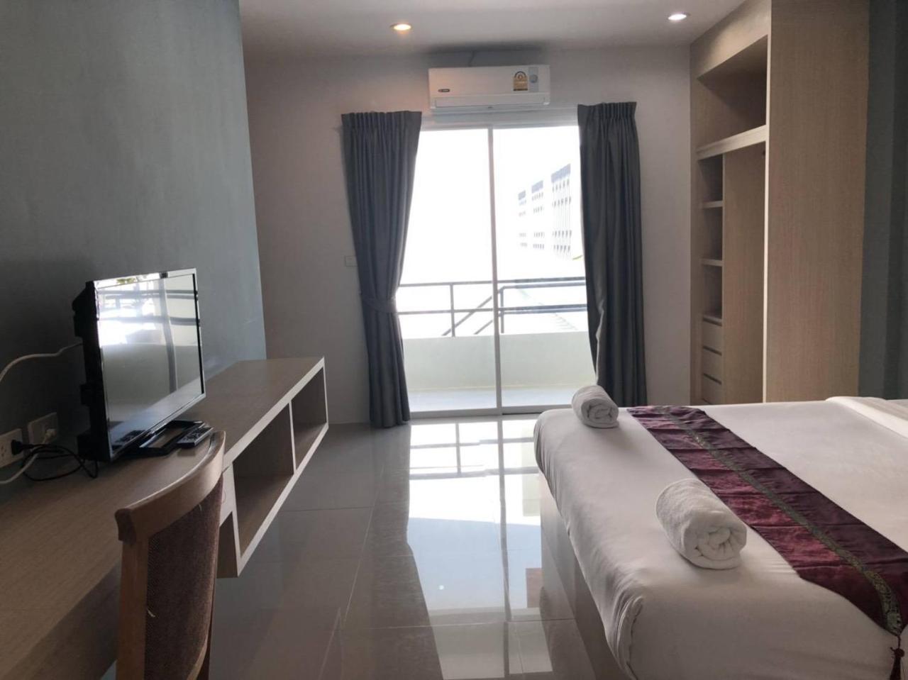 Khao Oat Airport Hotel Nai Yang Beach Buitenkant foto