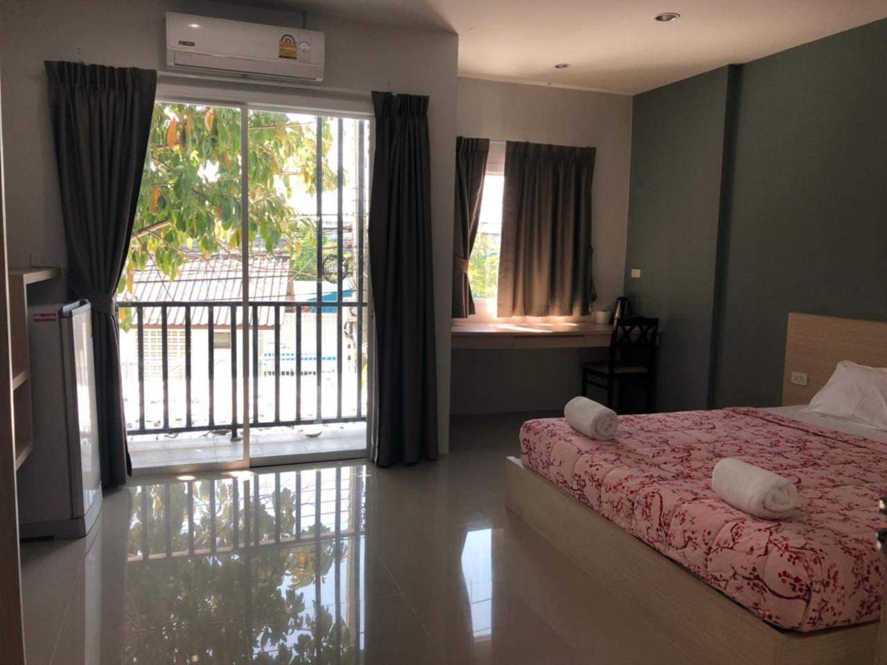 Khao Oat Airport Hotel Nai Yang Beach Buitenkant foto