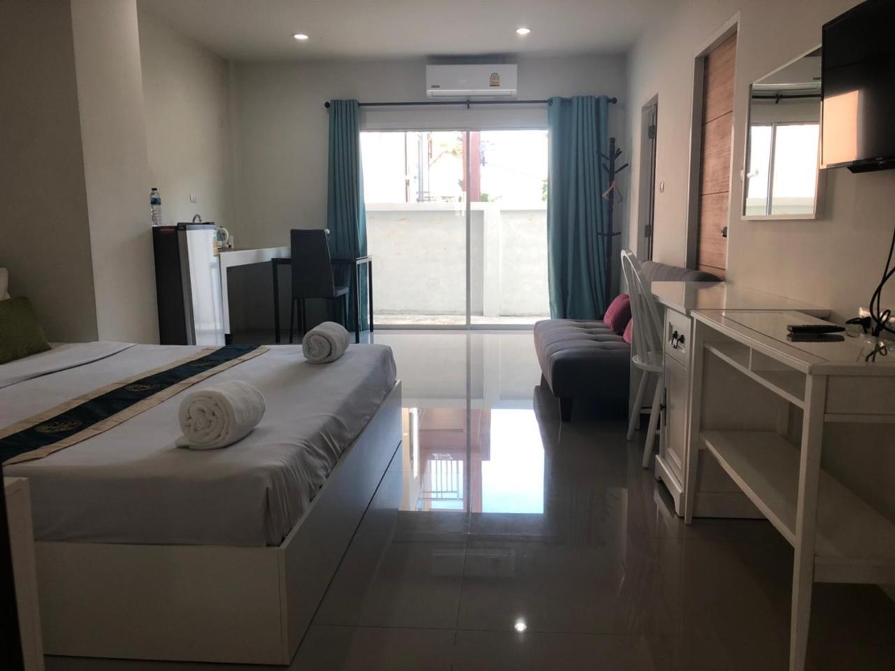 Khao Oat Airport Hotel Nai Yang Beach Buitenkant foto