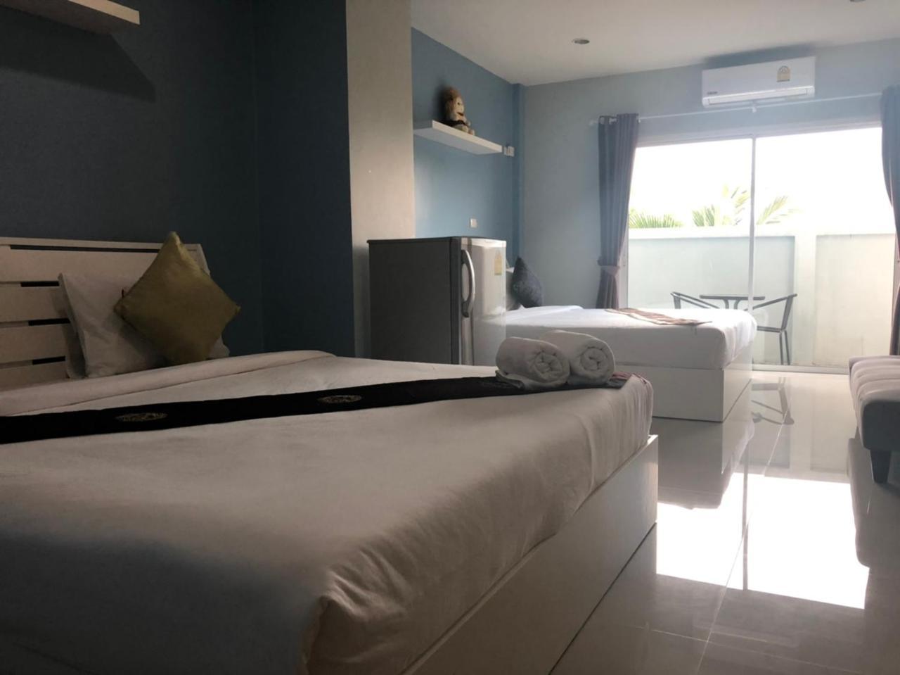 Khao Oat Airport Hotel Nai Yang Beach Buitenkant foto