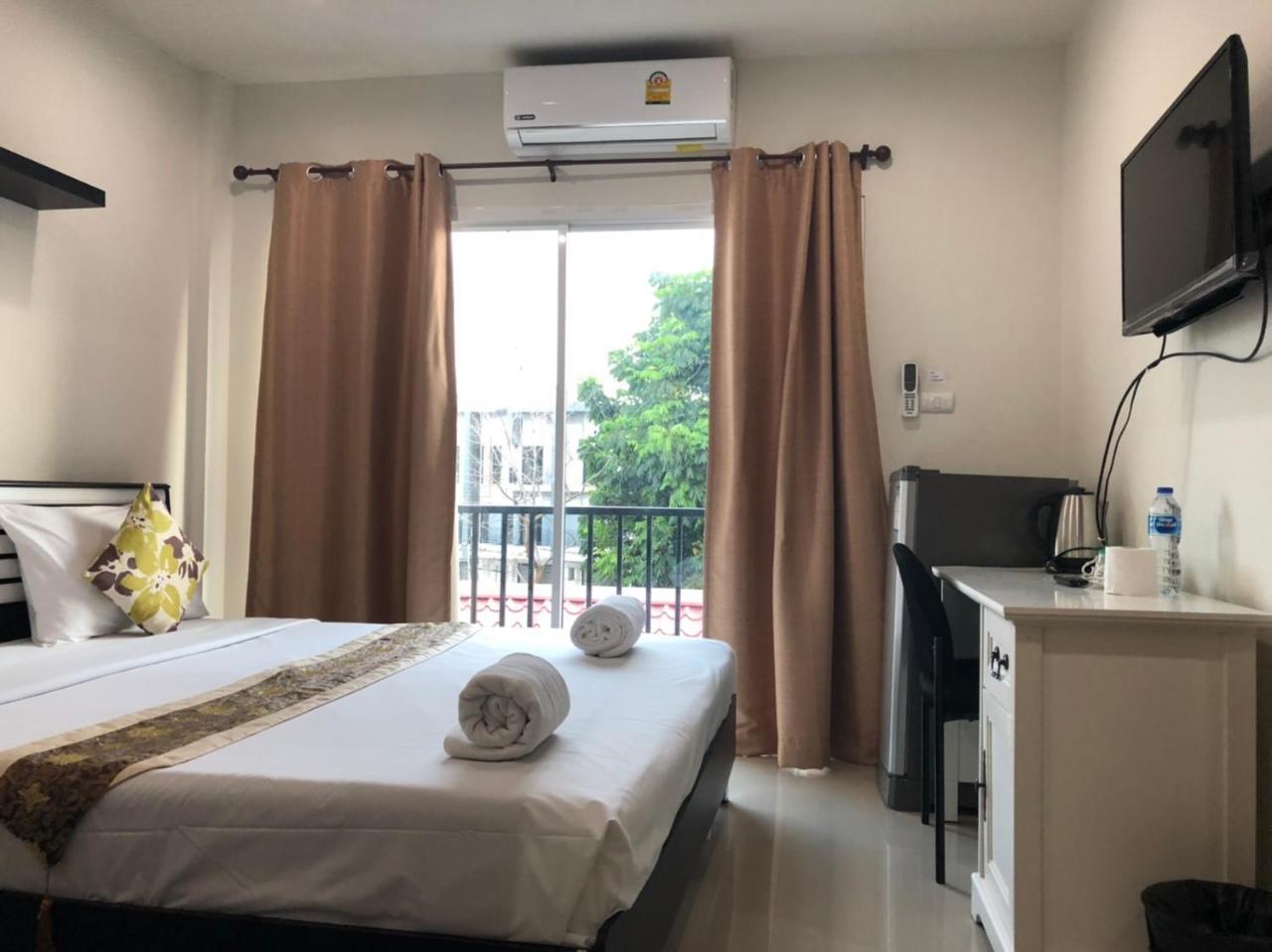 Khao Oat Airport Hotel Nai Yang Beach Buitenkant foto